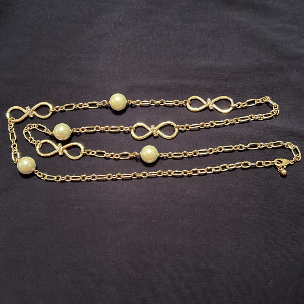 Elegant Gold Tone Infinity Necklace with Pearl Beads